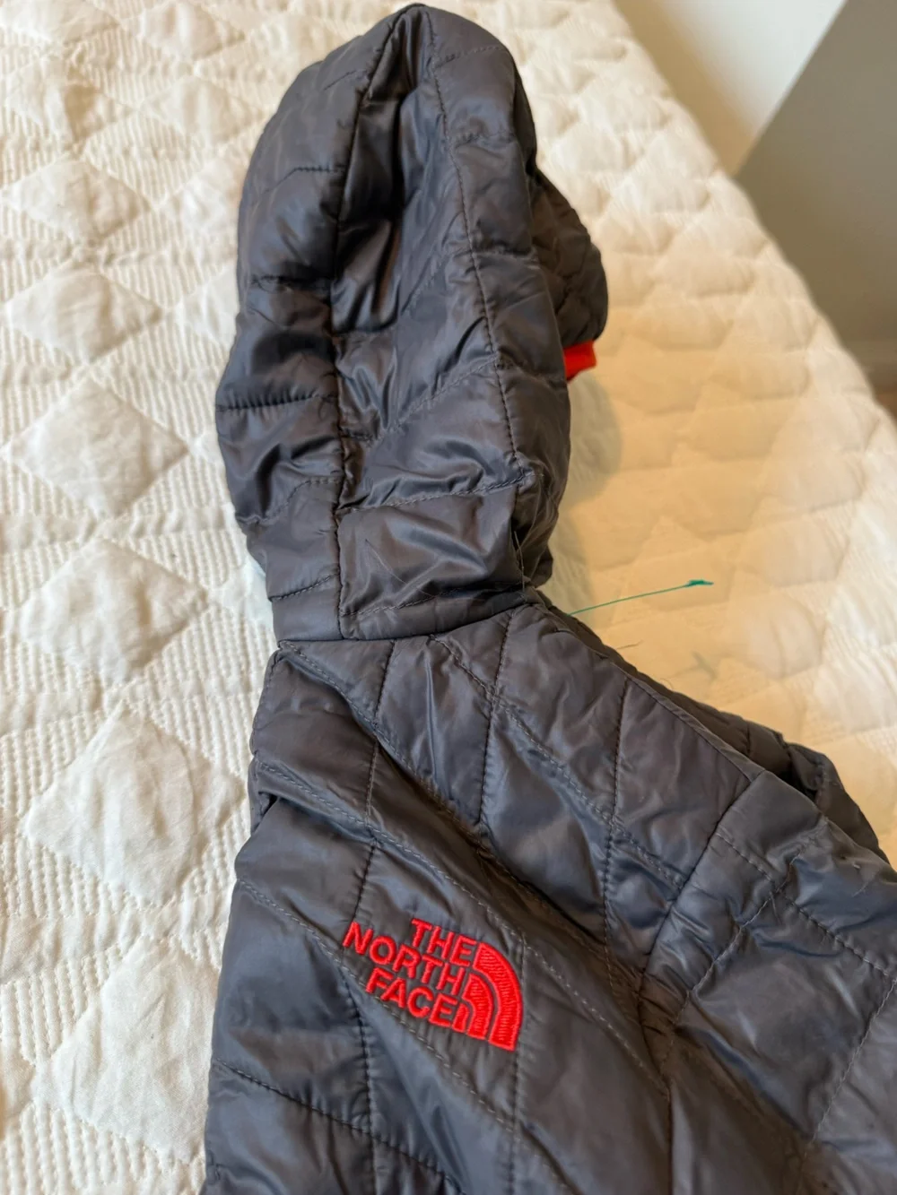 LIKE NEW The North Face Kids Quilted Hooded Puffer Jacket - Thermoball Insulated
